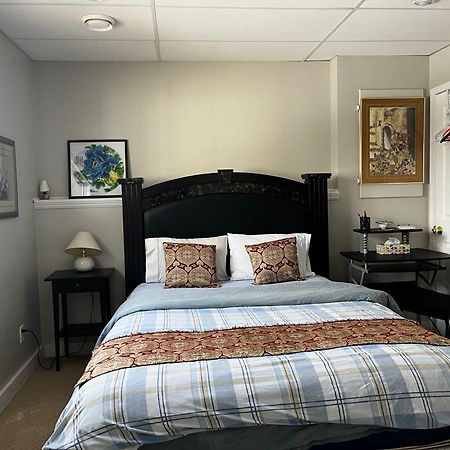 Citadel Cozy Quilt Private Bedroom Calgary Exterior photo