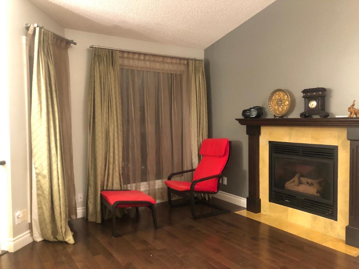 Citadel Cozy Quilt Private Bedroom Calgary Exterior photo